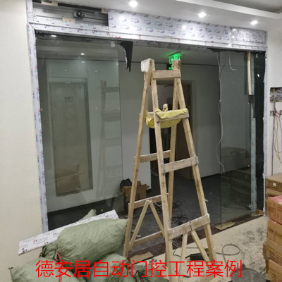 深圳自动门现场装置 龙华中执时代广场加班完工